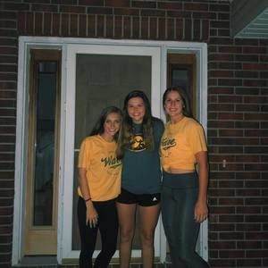 Meet your Posher, Ella